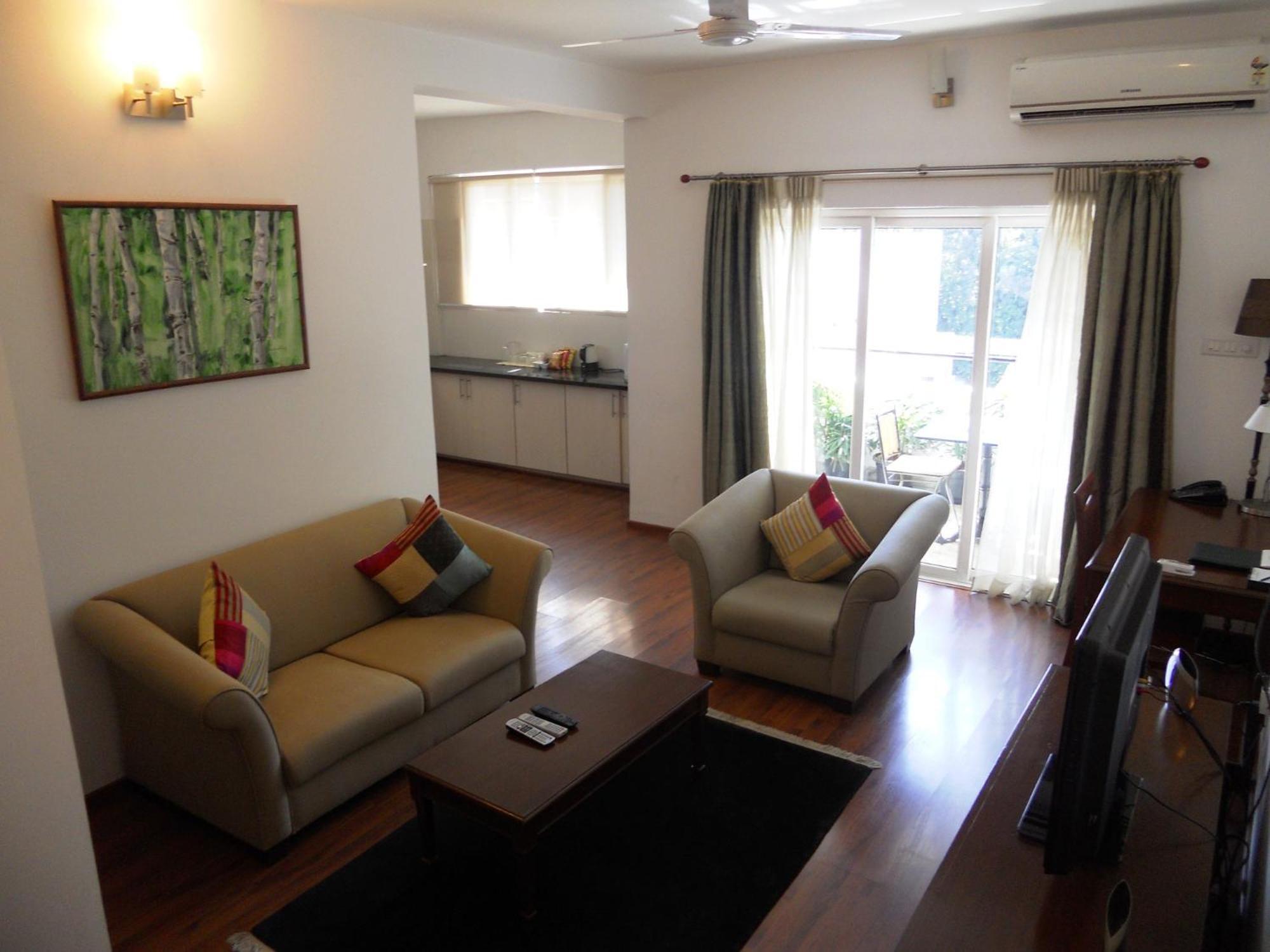 Hotel Justa Off Mg Road Bangalore Exterior foto
