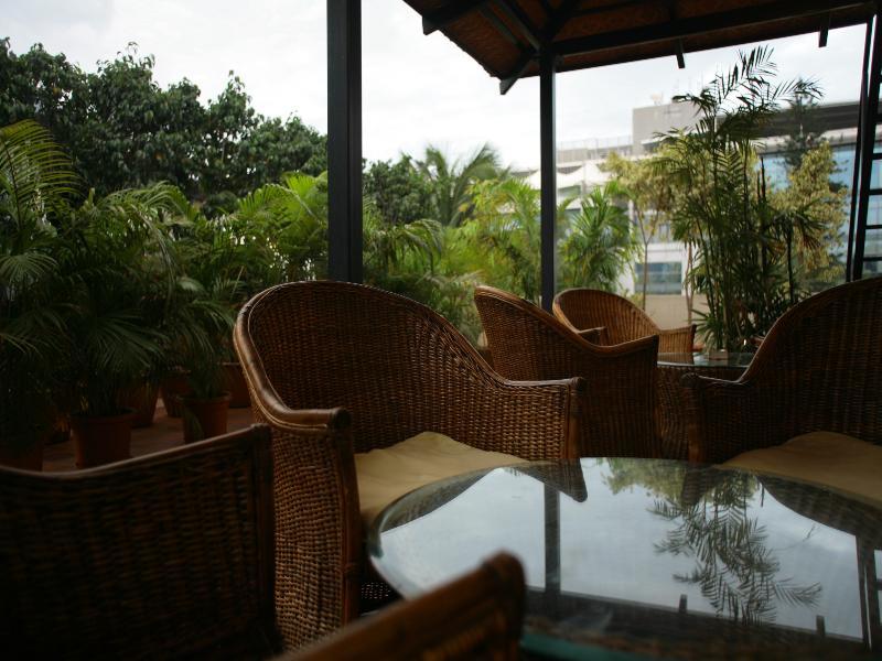 Hotel Justa Off Mg Road Bangalore Exterior foto