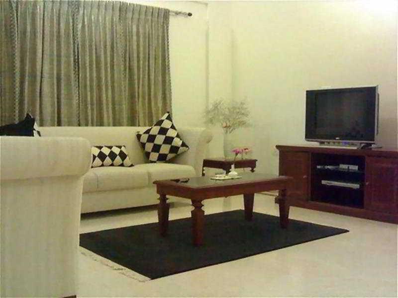 Hotel Justa Off Mg Road Bangalore Habitación foto