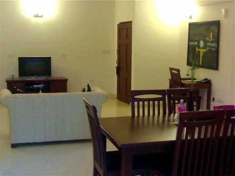 Hotel Justa Off Mg Road Bangalore Habitación foto