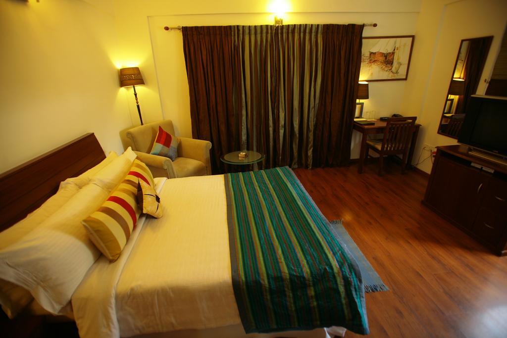 Hotel Justa Off Mg Road Bangalore Exterior foto
