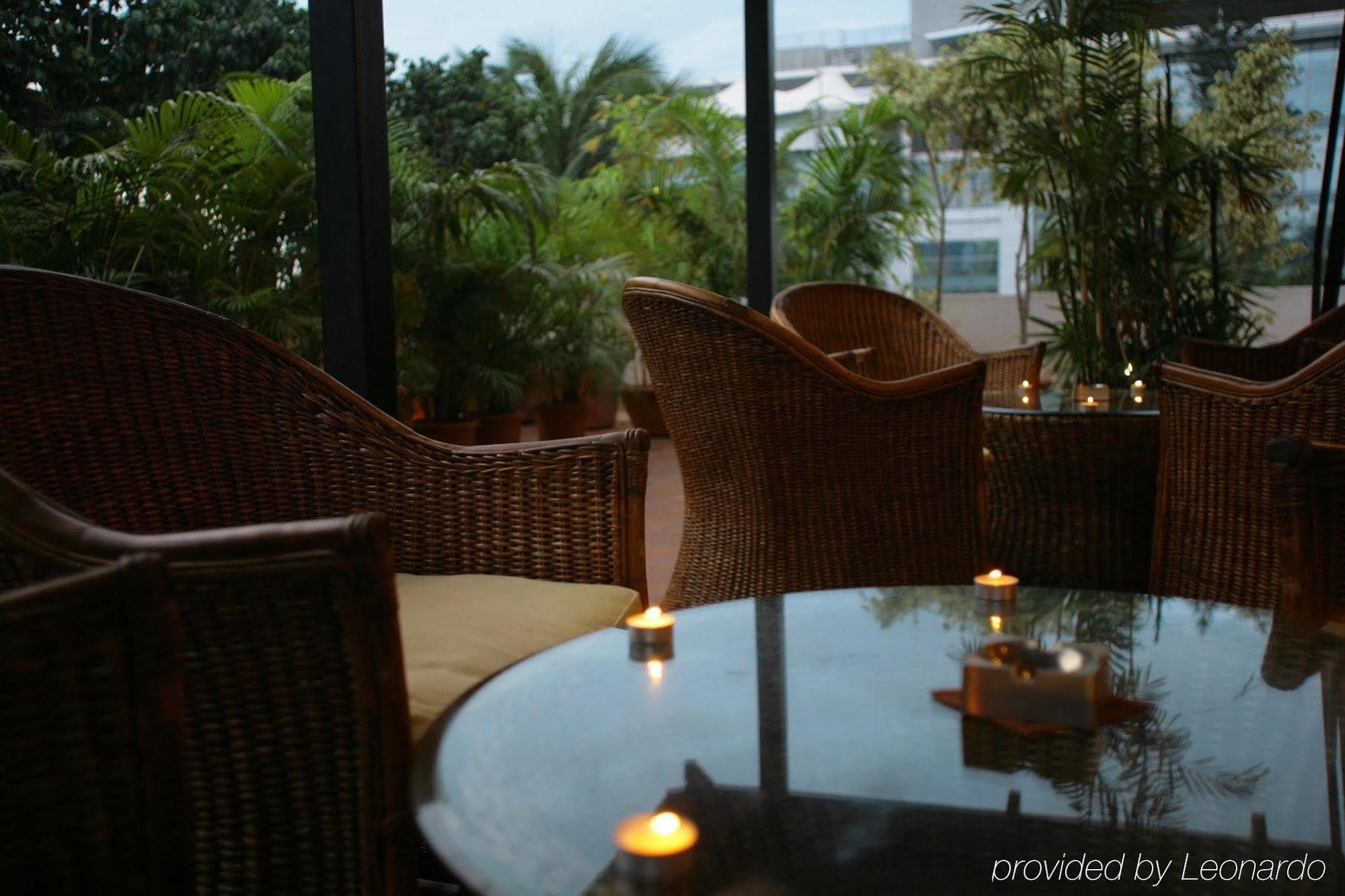 Hotel Justa Off Mg Road Bangalore Exterior foto